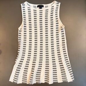 Ann Taylor Sleeveless Patterned Top - White and Gray - Size Small